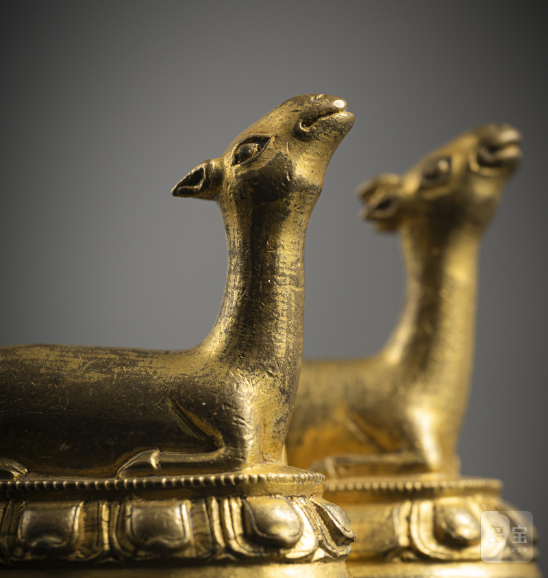 A PAIR OF GILT-BRONZE DEER - 图4